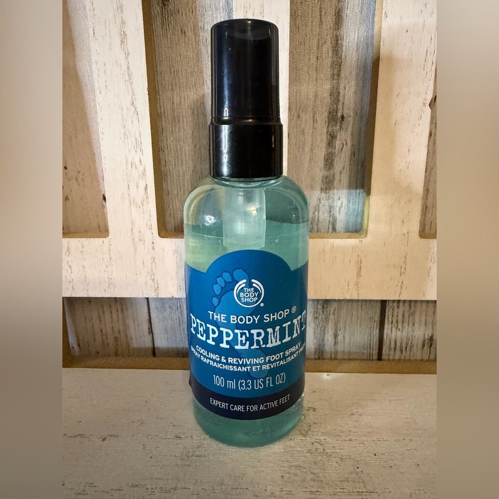 The Body Shop PEPPERMINT Cooling & Reviving Foot Spray –for Tired, Achy Feet HTF